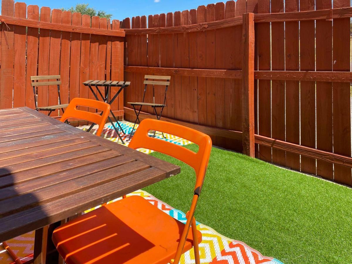 Appartement Quiet 2br 2ba, Laundry, Wi-fi, Near Shops & Restos *